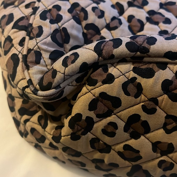 Leopard quilted Vera Bradley shoulder bag - Picture 3 of 4